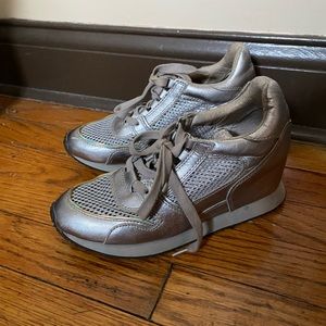 Silver ASH like new size 7